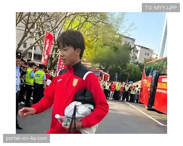 李镇全腓骨骨折长期缺阵，重庆铜梁龙中场硬度遭遇重创